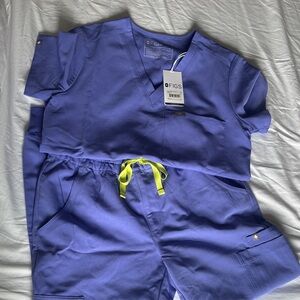 New with tags Figs women’s scrubs set